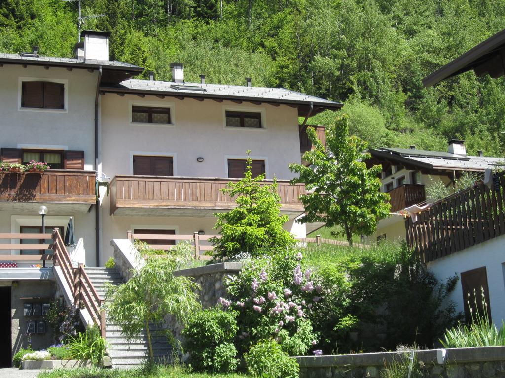 Apartamento Casa Grazia Isolaccia Exterior foto